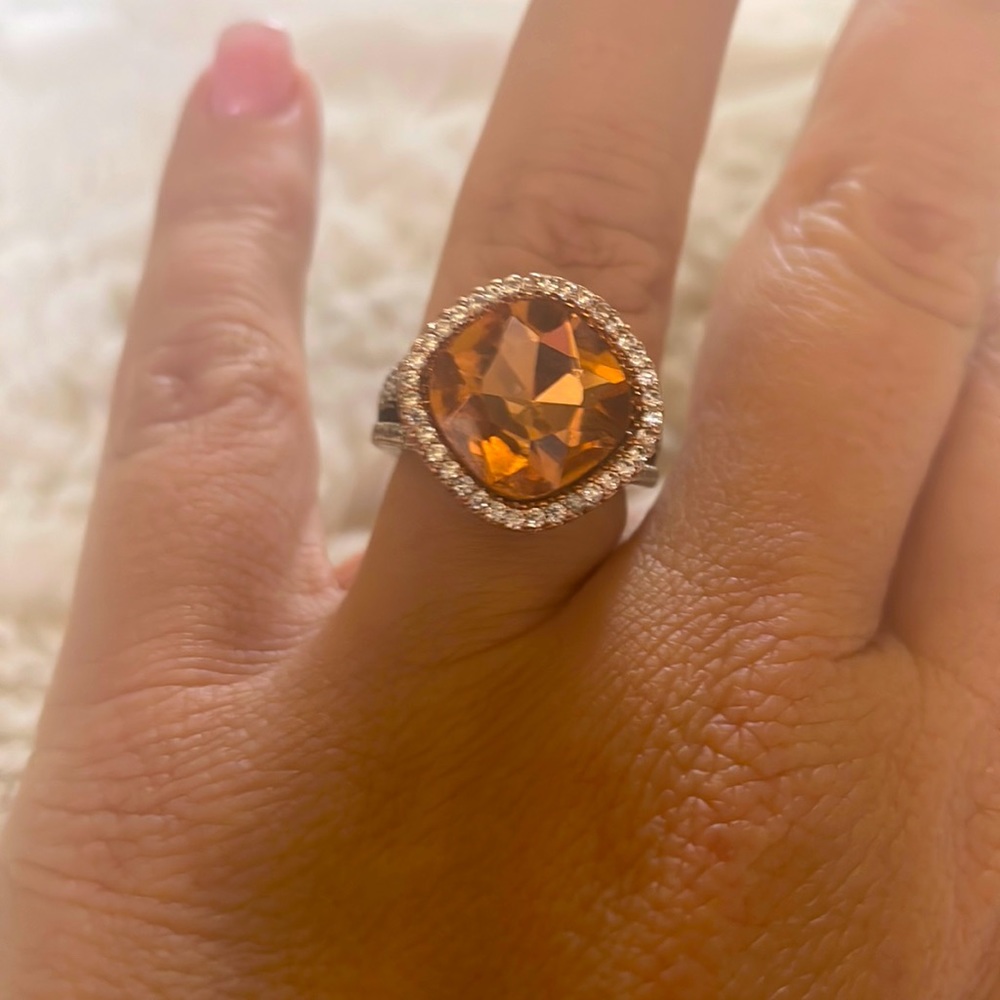 Beautiful Morganite & CZ size 6 ring.